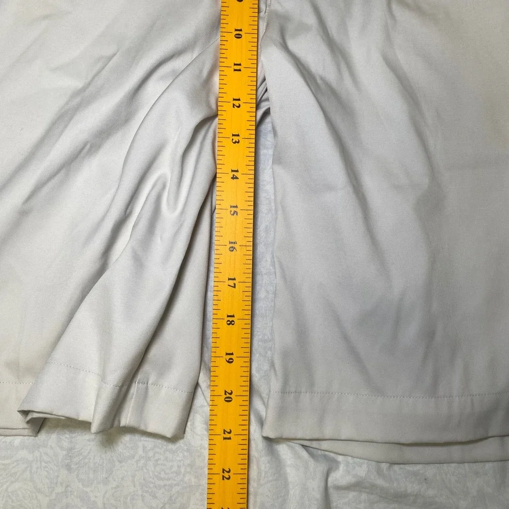 Nike Golf Tour Performance Dri-FIT Shorts Mens 35 Beige Tan Flat Front Sport